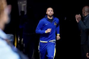 开云体育app下载-库里：以前中场会玩手机 那时有种莫名自信 若落后还会放狠话