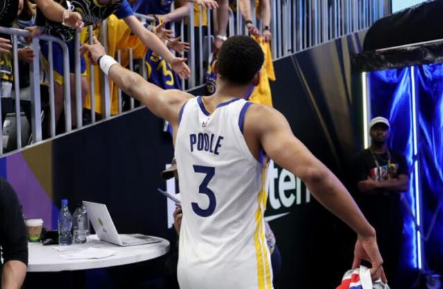 开云官方网站-无关紧要且低效 被勇士放弃的普尔保住克雷的位置