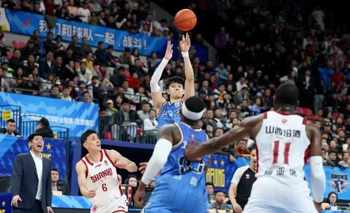 开云体育app下载-宋翔：曾凡博对宁波时腰部被撞旧伤复发，归期未定